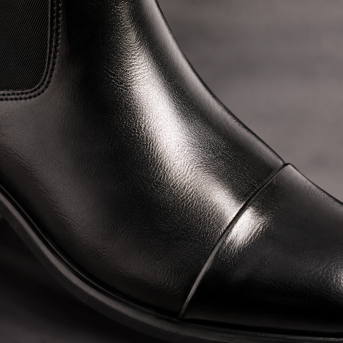 Men's Round Toe Slip-On Chelsea Boots
